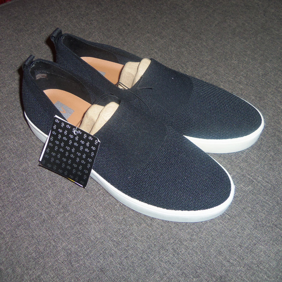 dv slip on sneakers